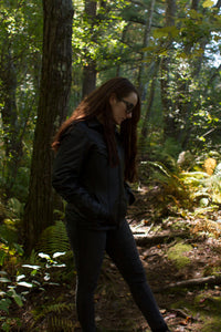 Load image into Gallery viewer, Women&#39;s Fitted Leather Jacket
